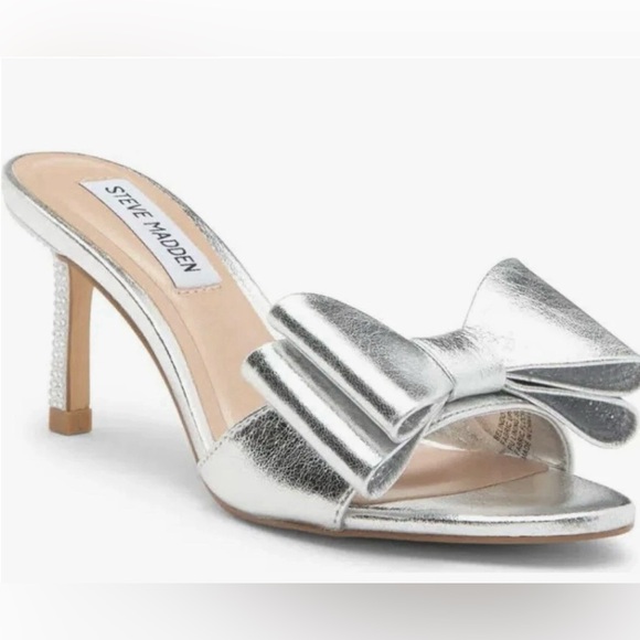 Steve Madden Belindo Silver Kitten
Fashion Bow Heels - Picture 5 of 6